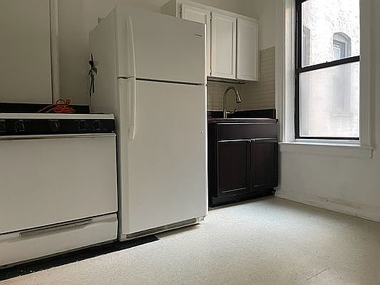 2nd image of 30-80 32nd St #25