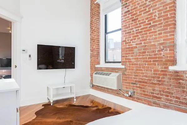 Rented by Dream Space Realty | media 28