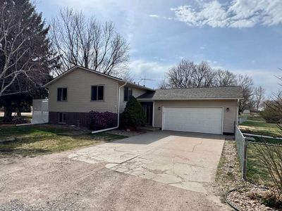 270 Front View Dr, Kearney, NE, 68847