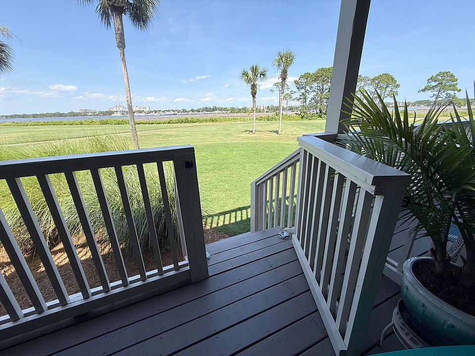 1st image of 815 Harbour Point Dr #815