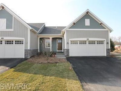 902 Center Park Dr SW, Byron Center, MI, 49315