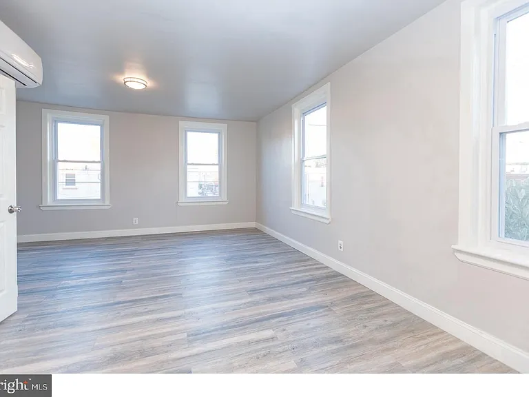 2434 E Dauphin St #3F — Photo 15
