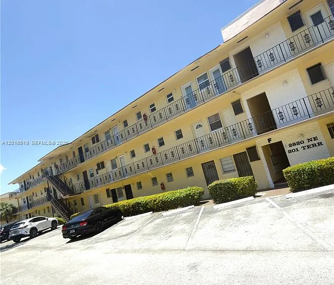 2820 NE 201st Ter #F217 — Photo 1