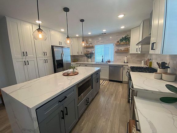 5th image of 1428 W 81st St