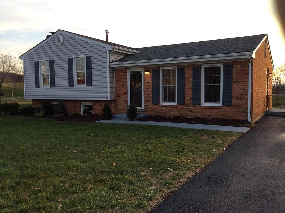 1st image of 458 Stoneacres Dr