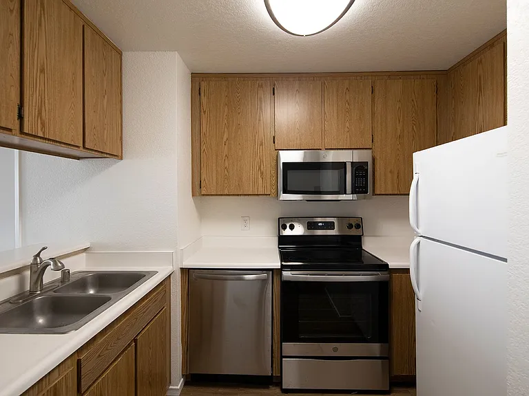 Villa Temecula Apartments — Photo 2