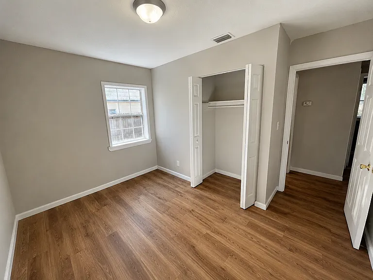 4028 Loys Dr — Photo 10