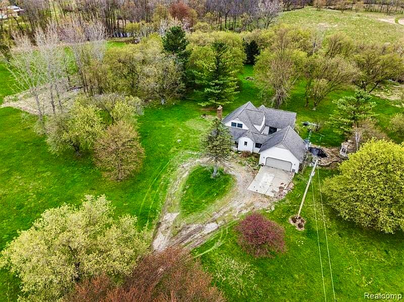 8086 Linden Rd, Fenton, MI 48430 MLS 24012769 Zillow