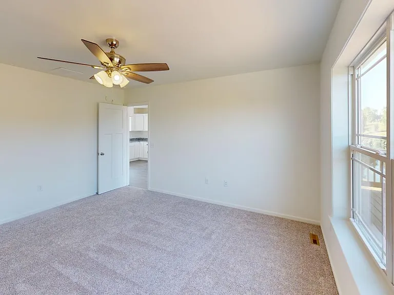 124 Sunset Cv — Photo 3