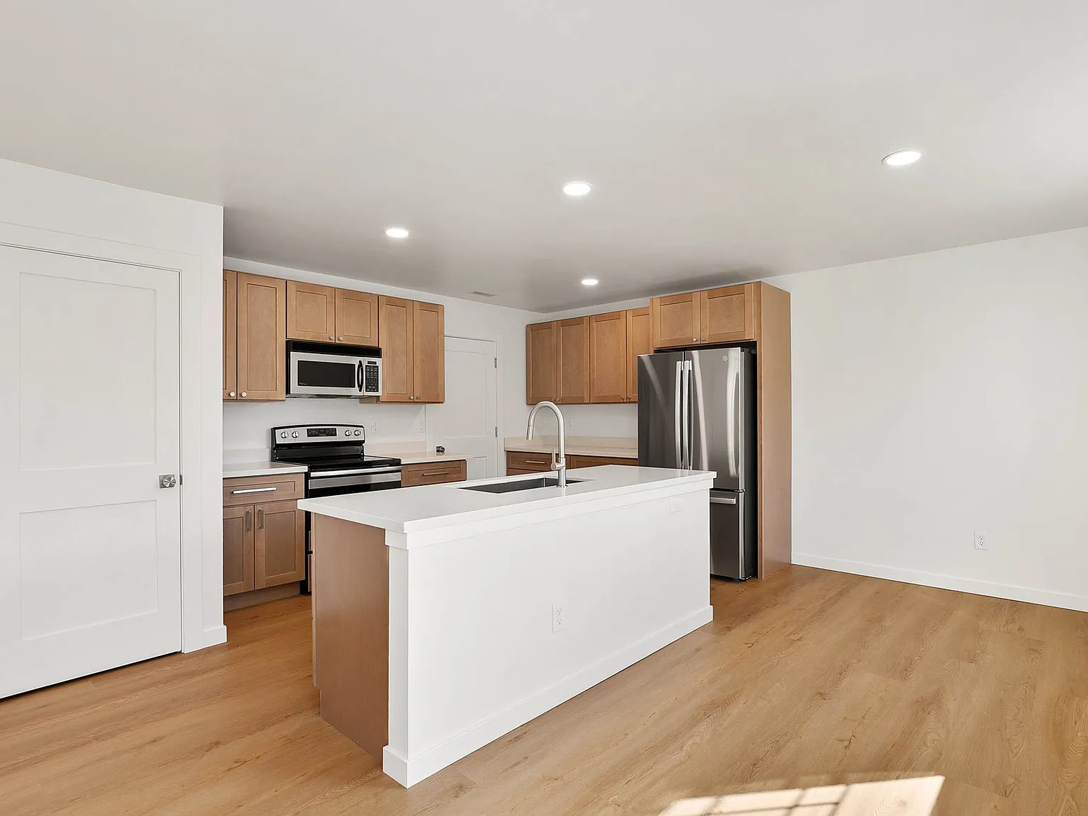 9422 187th St E — Photo 2