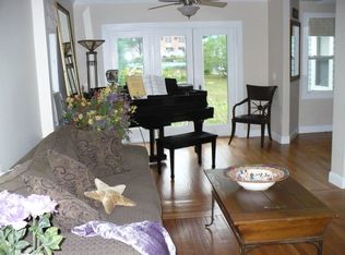 45 Spring St, East Greenwich, RI 02818