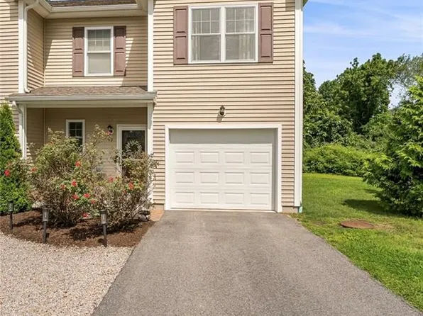 2 Duke St APT J, West Warwick, RI 02893