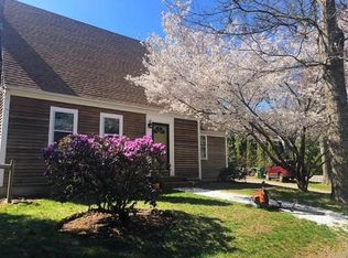 5 Litchfield Ln, Forestdale, MA 02644