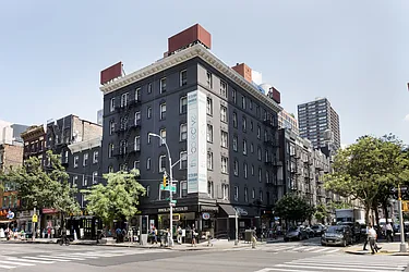 489 Third Avenue in Kips Bay