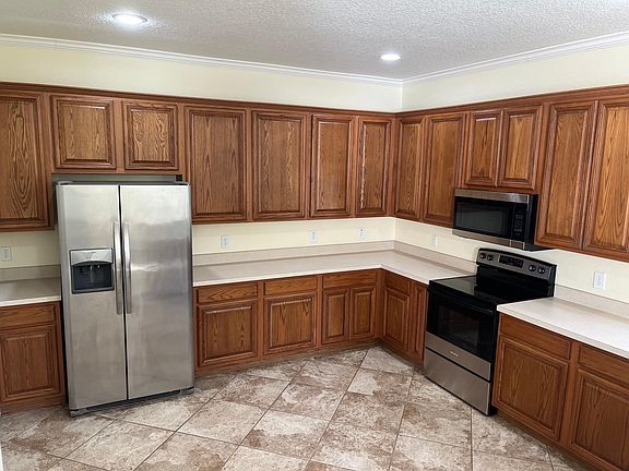 3rd image of 26915 Stillbrook Dr