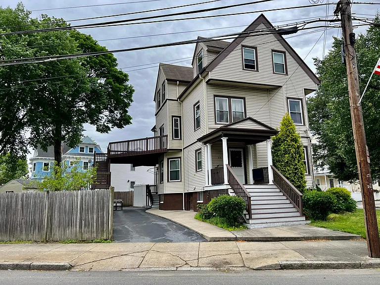 55 Beach St #2 — Photo 28