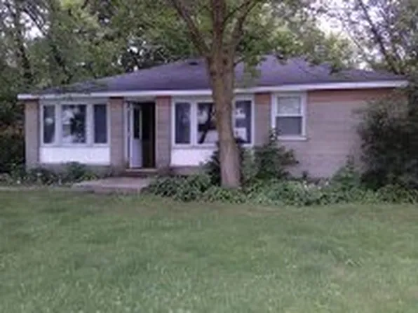 20854 N Ash St, Deerfield, IL 60015