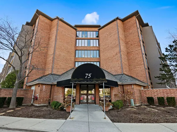 75 Kristin Cir APT 612, Schaumburg, IL 60195