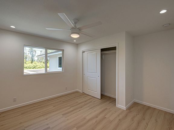 5th image of 15-1770 12th Ave