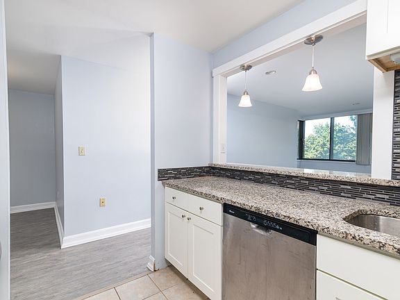 4th image of 77 Adams St Unit 210