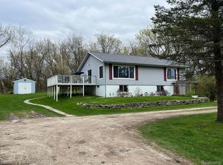 5522 Hemingway Lake Rd, Otter Lake, MI 48464