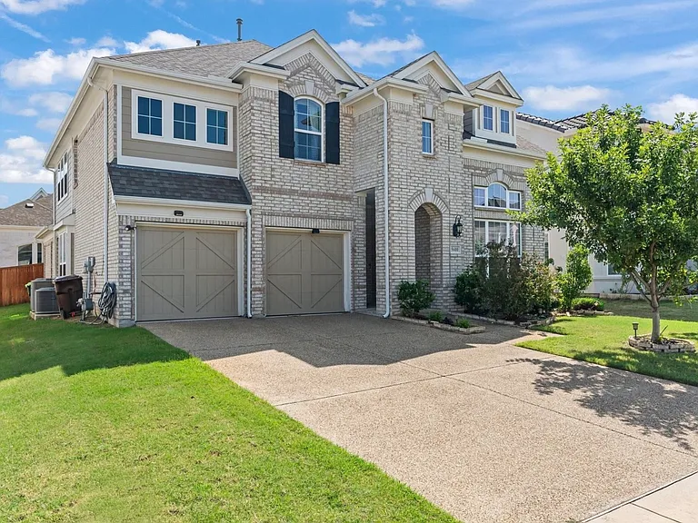 5600 Snowberry Dr — Photo 2