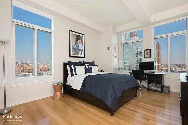 Sold by Sotheby's International Realty | media 5