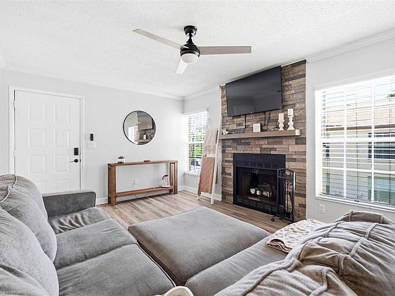 3rd image of 3024 BONAVENTURE CIRCLE #204