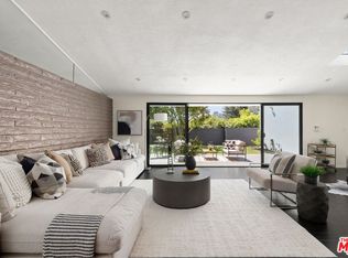 2100 Roscomare Rd, Los Angeles, CA 90077