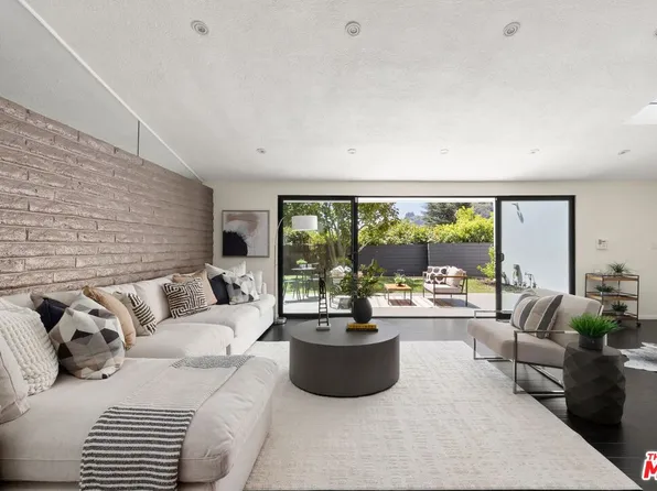 2100 Roscomare Rd, Los Angeles, CA 90077