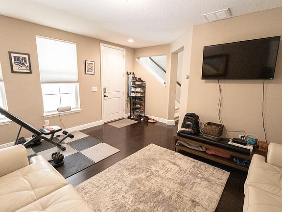5th image of 309 S Freemont St #3