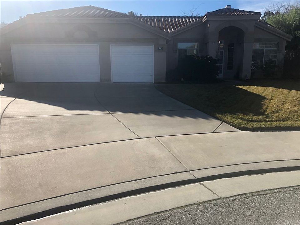 1st image of 943 Sarazen St