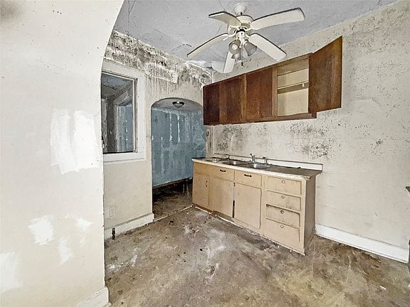 4th image of 1105 Euclid Ave