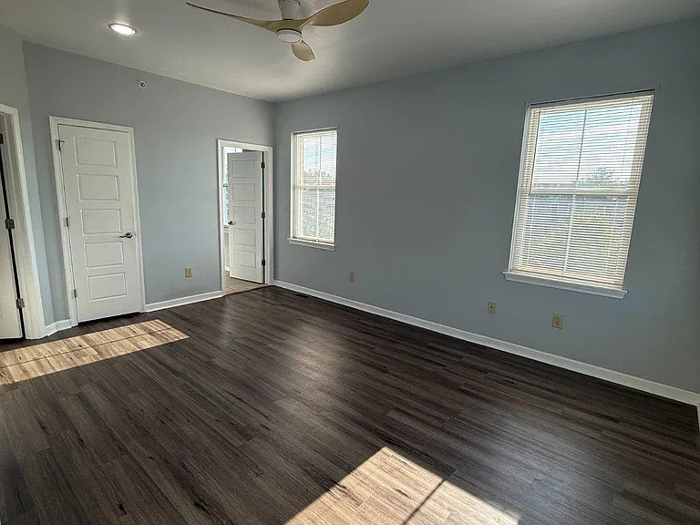 211 Saddlebrook Dr — Photo 16