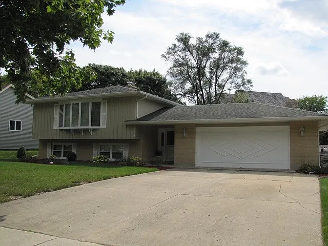 521 Harvey Ave photo 1