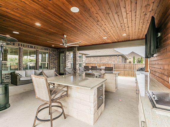 3rd image of 405 Marbrook Ct