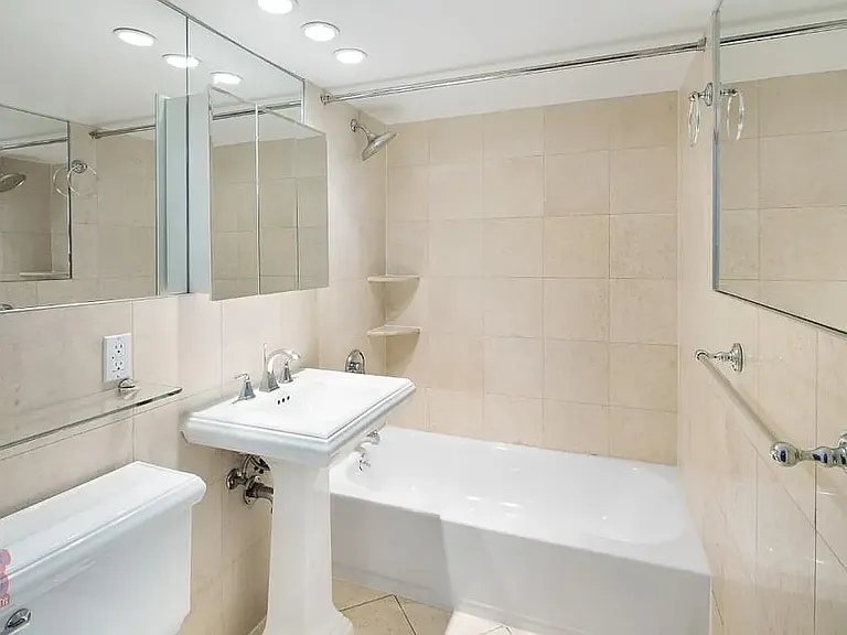 330 E 100th St #1B — Photo 9