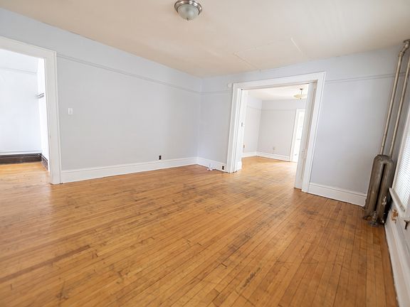 3rd image of 410 W Mifflin St #1