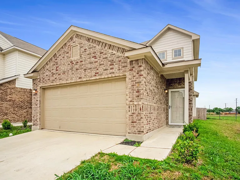 5323 Moni Rock Dr — Photo 1