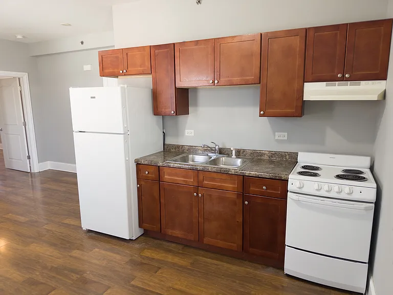 113 N Hickory St #B — Photo 3
