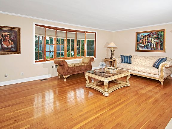 5th image of 142 Betsy Brown Cir
