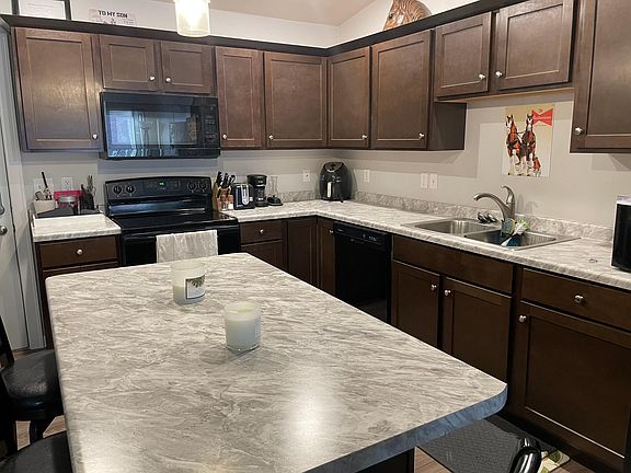 2nd image of 926 Superior Ave #13