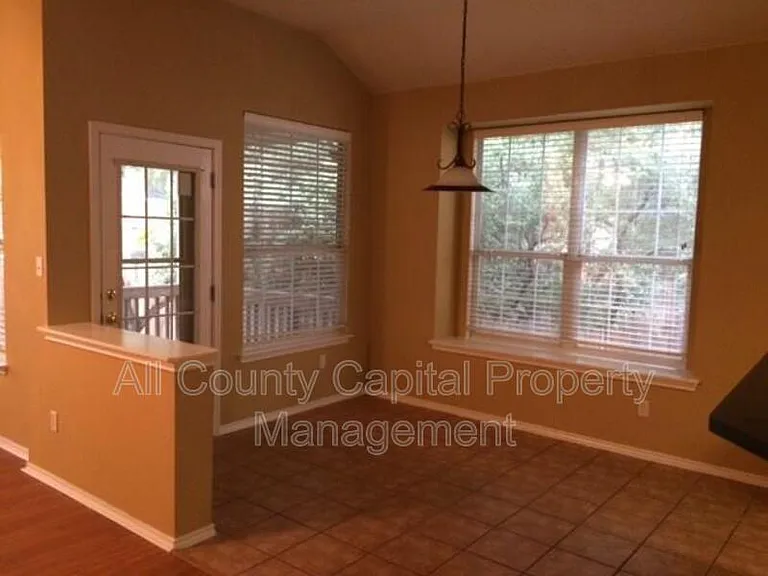 401 Warm Moon Cv #401 — Photo 15