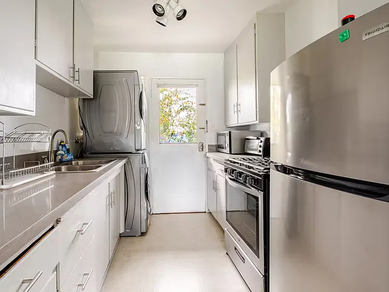 191 E Fillmore St #A — Photo 6