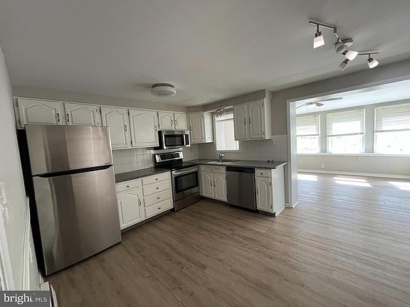 4th image of 1526 Telegraph Rd