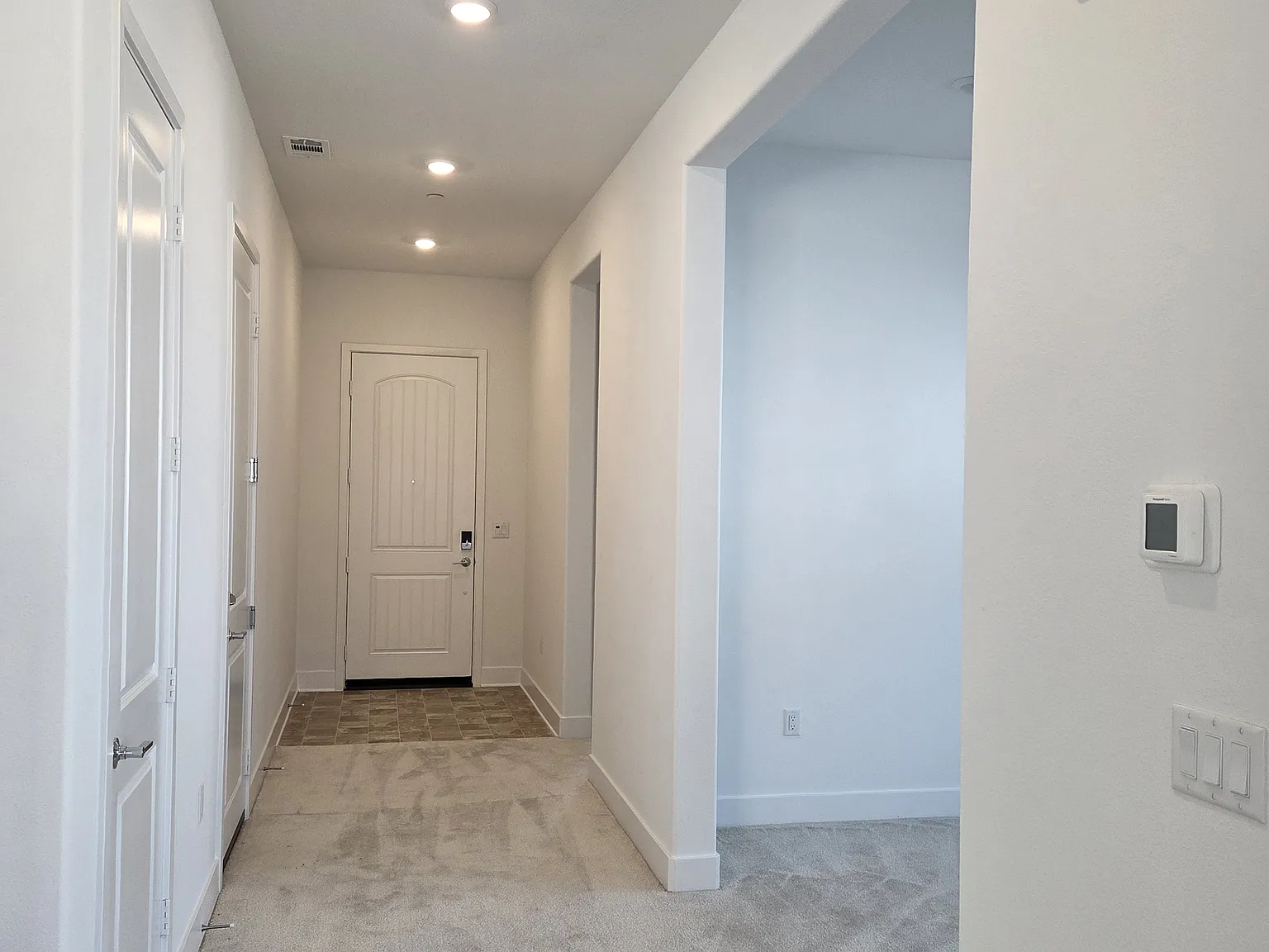 4 bed, 3421 sqft, $6,995 — Photo 3