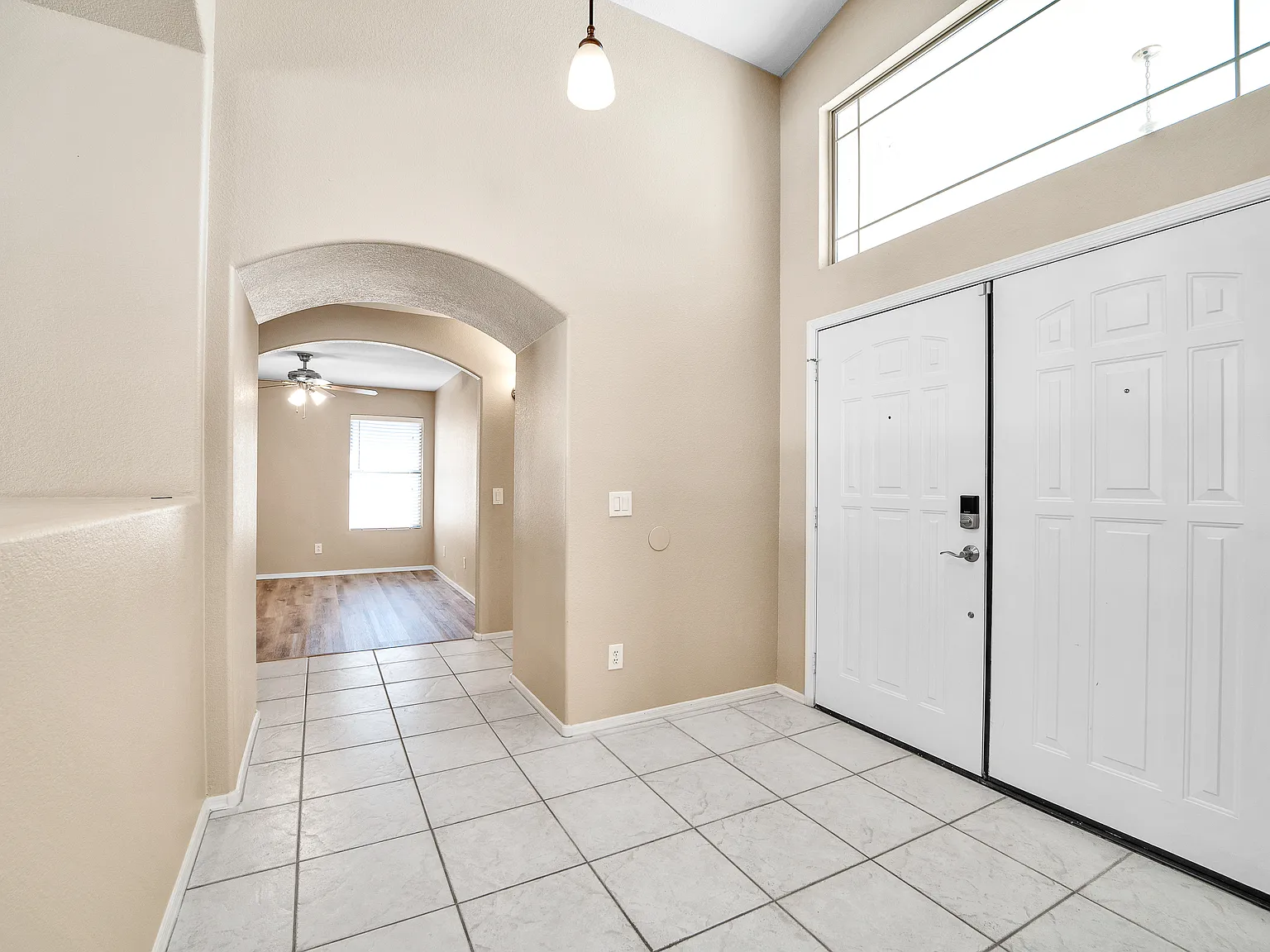 3 bed, 1967 sqft, $2,900 — Photo 4