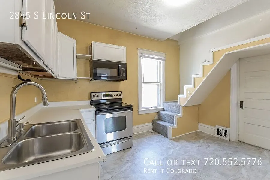 Charming Denver Bungalow with Original Woodwork & Finished Attic Walk to Light Rail — Photo 4