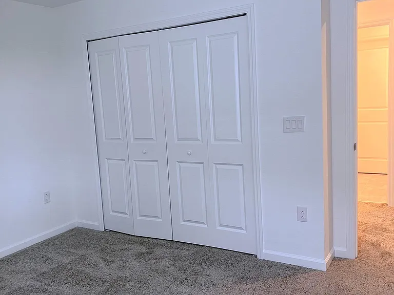 352 Loch Ct — Photo 23