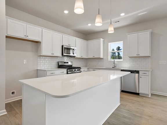 2nd image of 8 Lotus Bend Way